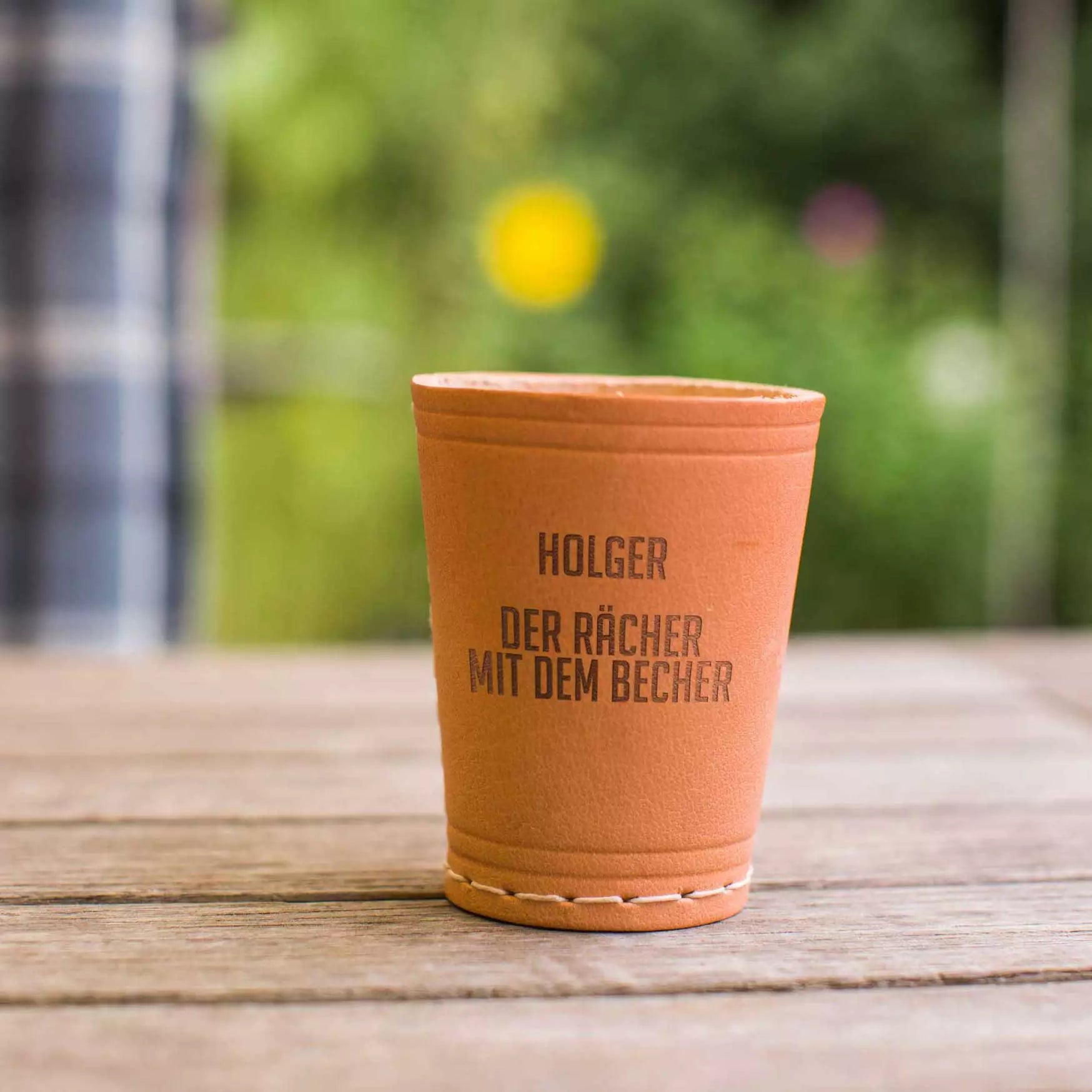 Würfelbecher mit Wunschgravur inkl. 5 Würfel