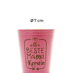 Rosa Leder-Würfelbecher mit individueller Lasergravur „aller beste Mama“ und Wunschnamen, persönliches Geschenk für besondere Anlässe.