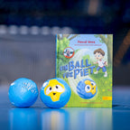 Kinderbuch mit farbenfrohem Cover zusammen mit zwei weichen Kunststoff-Bällen in Blau und Gelb, ideales Geschenk für junge Leser und Sportbegeisterte.