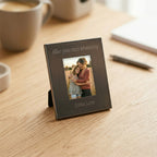 Kleiner Bilderrahmen aus gebürstetem Metall mit individueller Diamantgravur, perfektes persönliches Geschenk zum Muttertag.