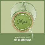 Olivegrüner personalisierter Würfelbecher, mit Motiv und verschiedenen Personalisierungsmöglichkeiten und Bodengravur