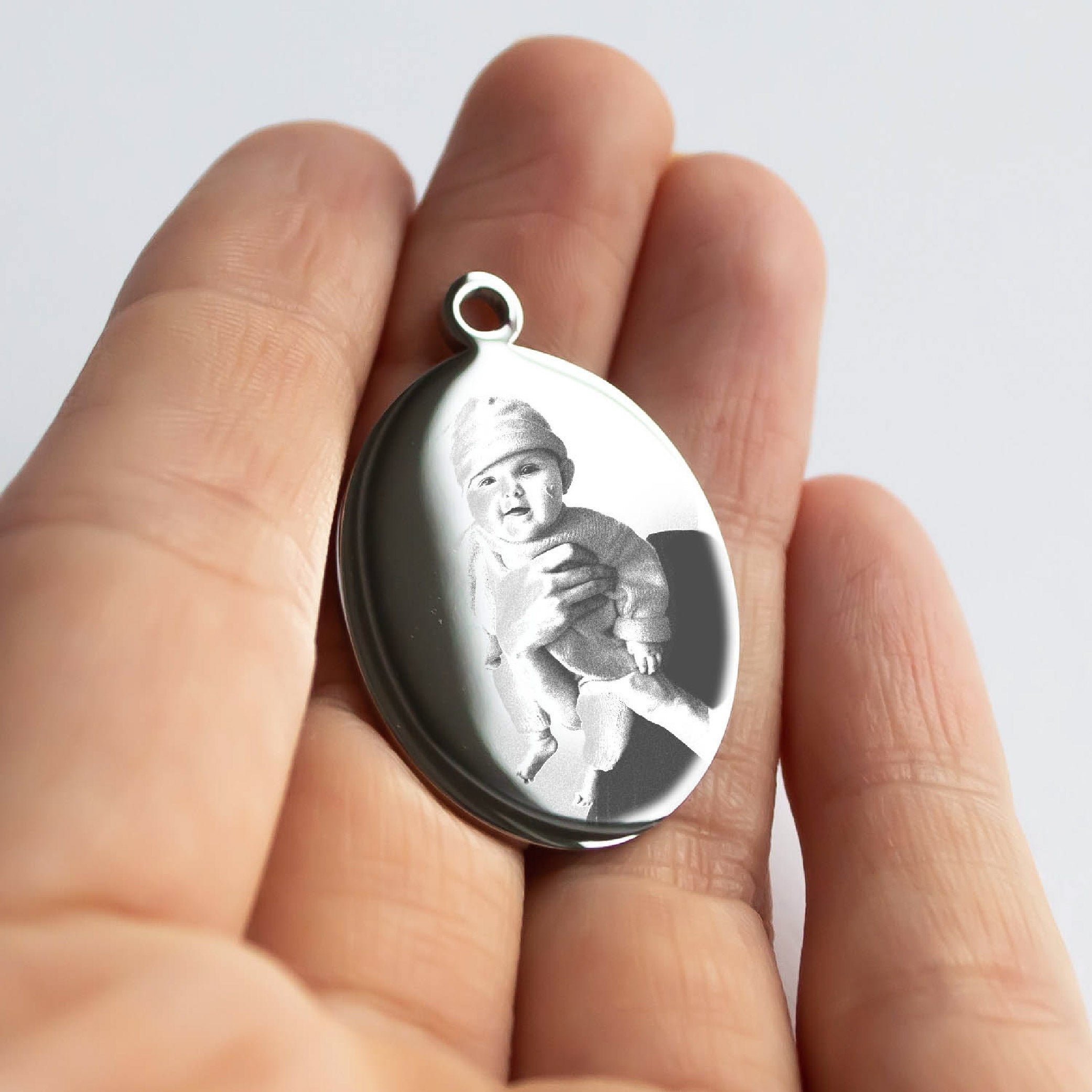 Kettenanhänger mit Fotogravur | Ovaler Anhänger Gravur