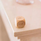 Individueller Würfel aus Holz - alle Seiten mit Wunschgravur