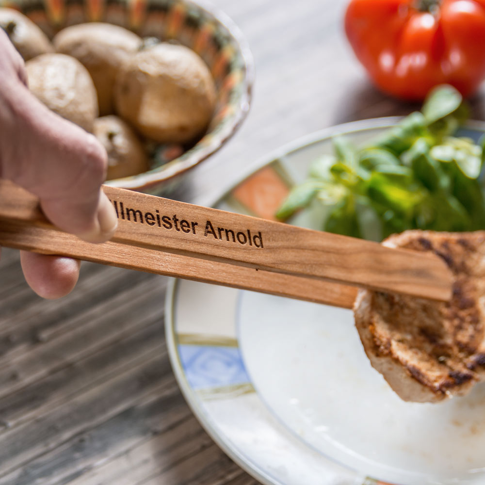Kirschholz Grillzange mit Gravur | Name oder Spruch