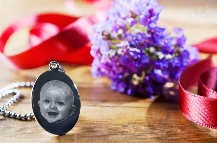 Kettenanhänger mit Fotogravur | Ovaler Anhänger Gravur